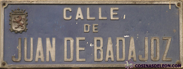 Calle Juan de Badajoz placa